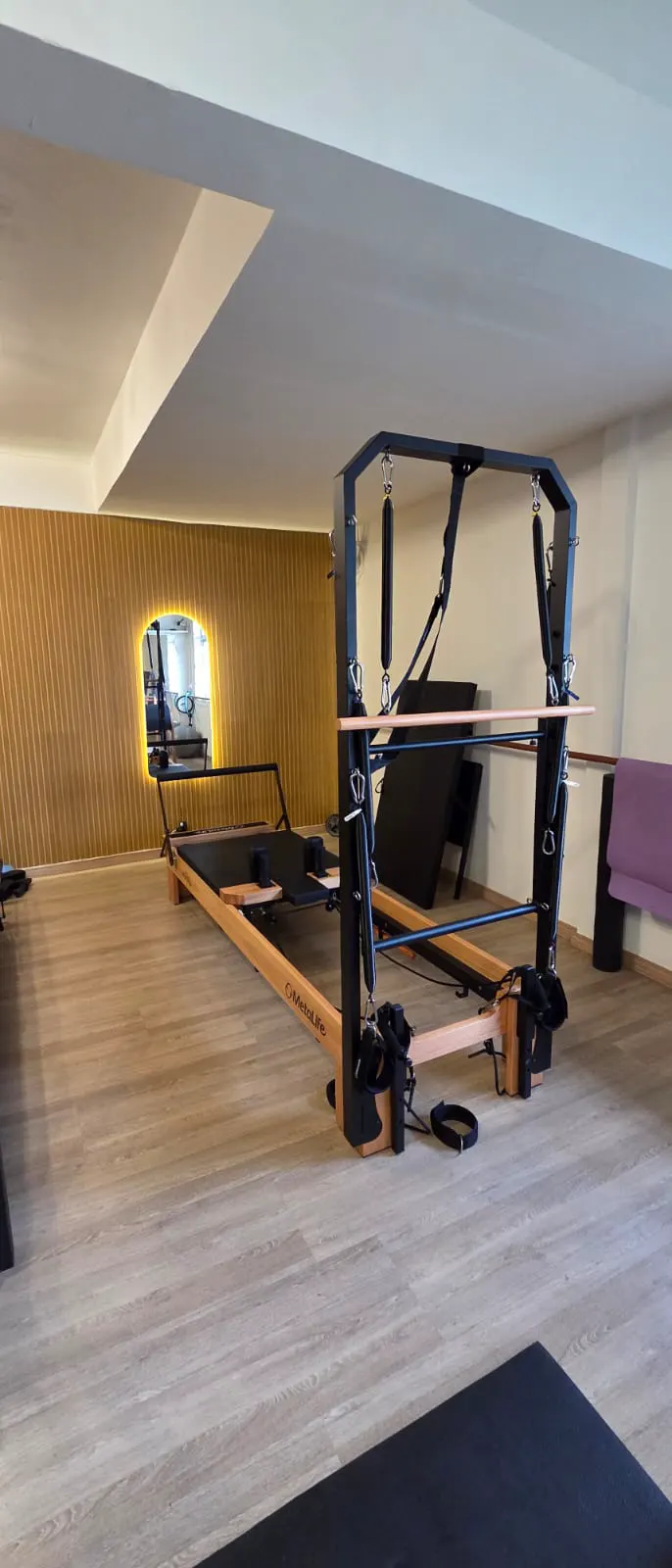 Reformer de Pilates com torre